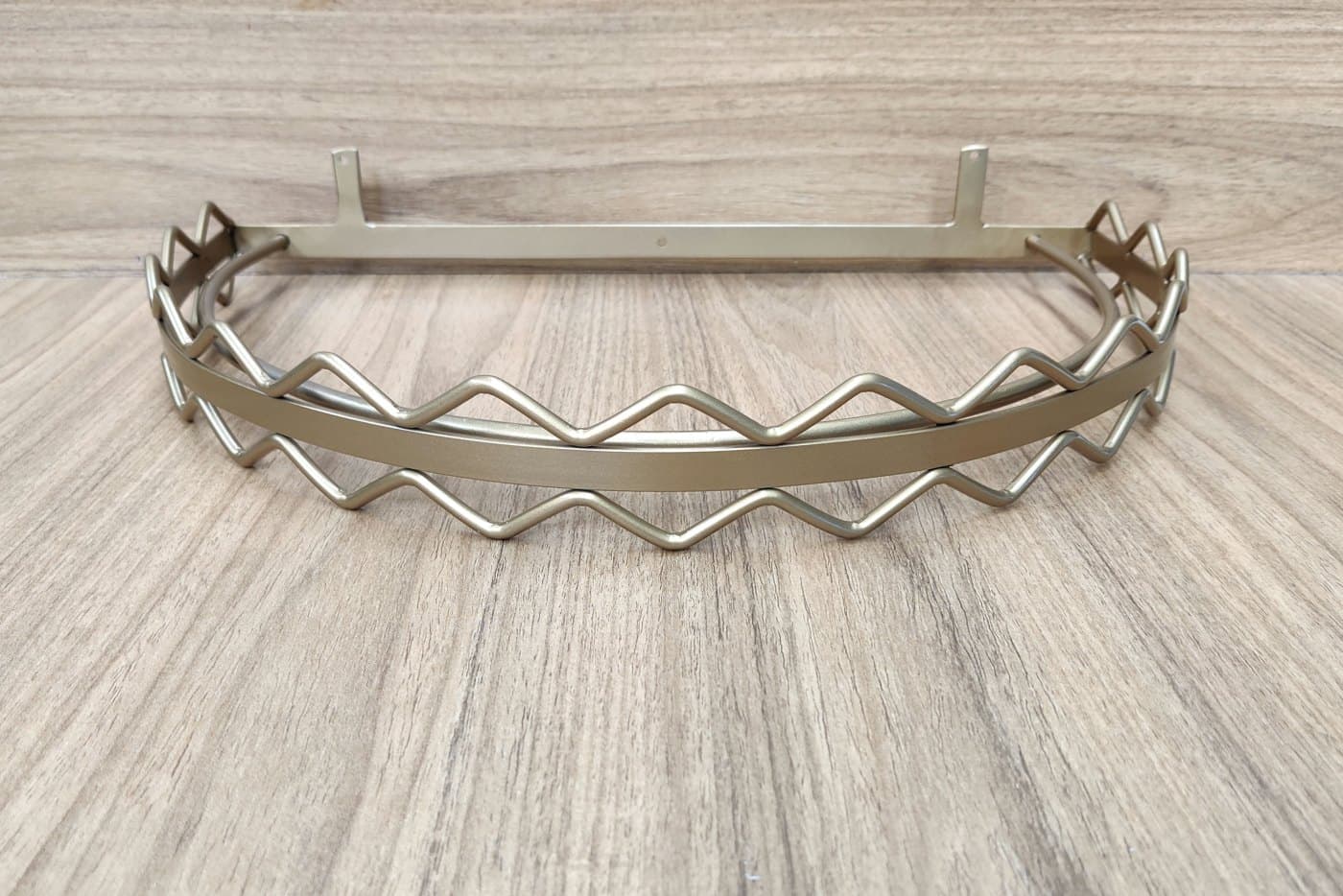 Dossel de Parede para Berço Ondulado Centro Liso Dourado — imagem 3