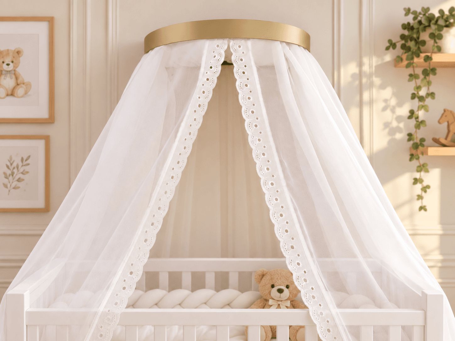 Dossel de Parede Dourado com Cortinado Voil Palha e Renda