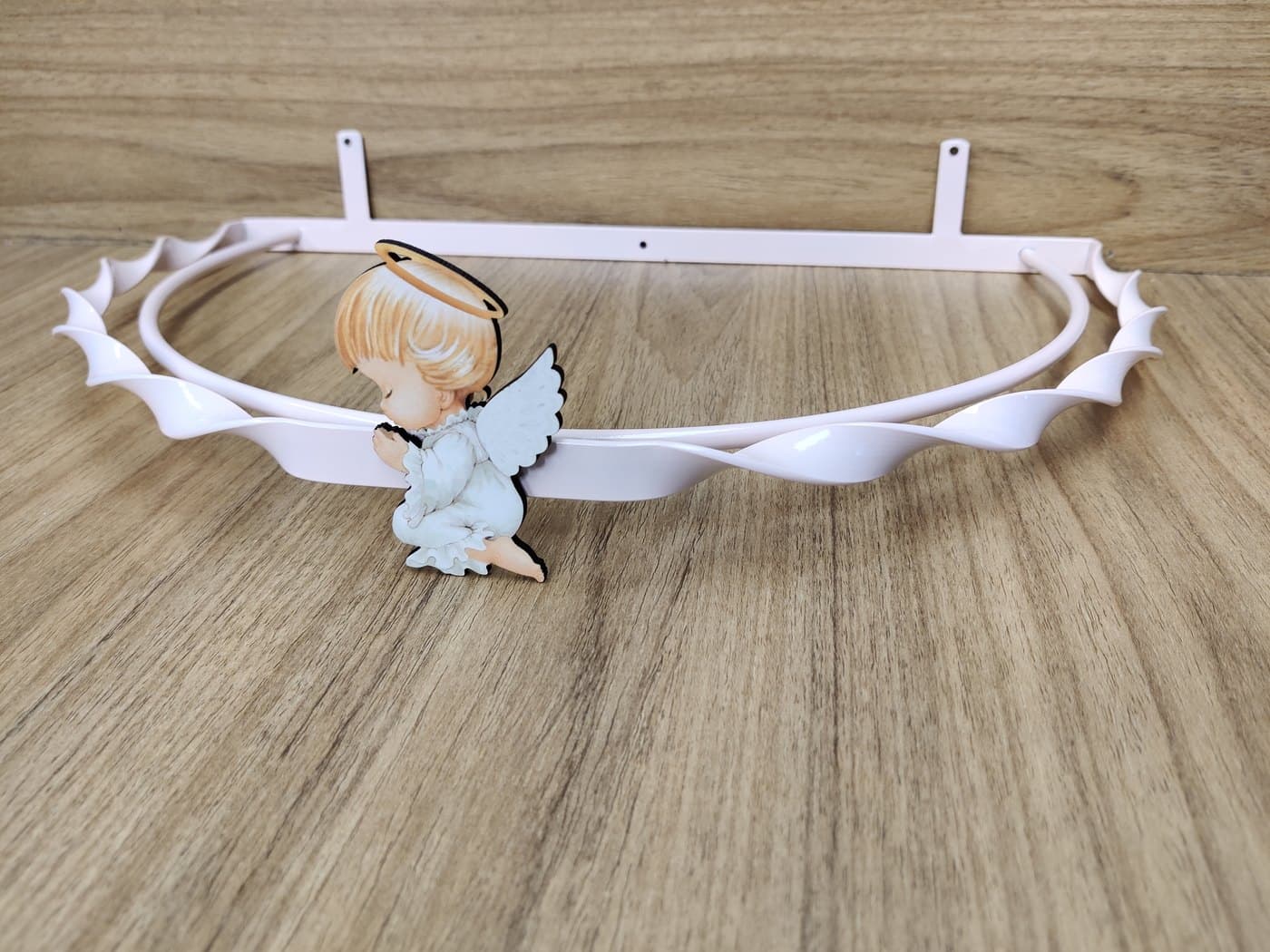 Dossel de Parede para Berço Torcido Rosa com Anjinho MDF — imagem 3