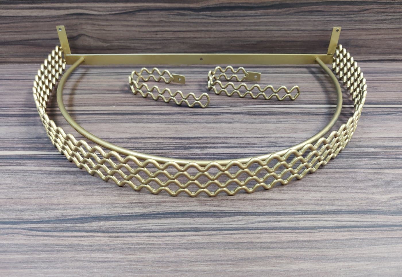 Dossel de Parede para Berço Telinha Dourado com Abraçadeiras — imagem 3
