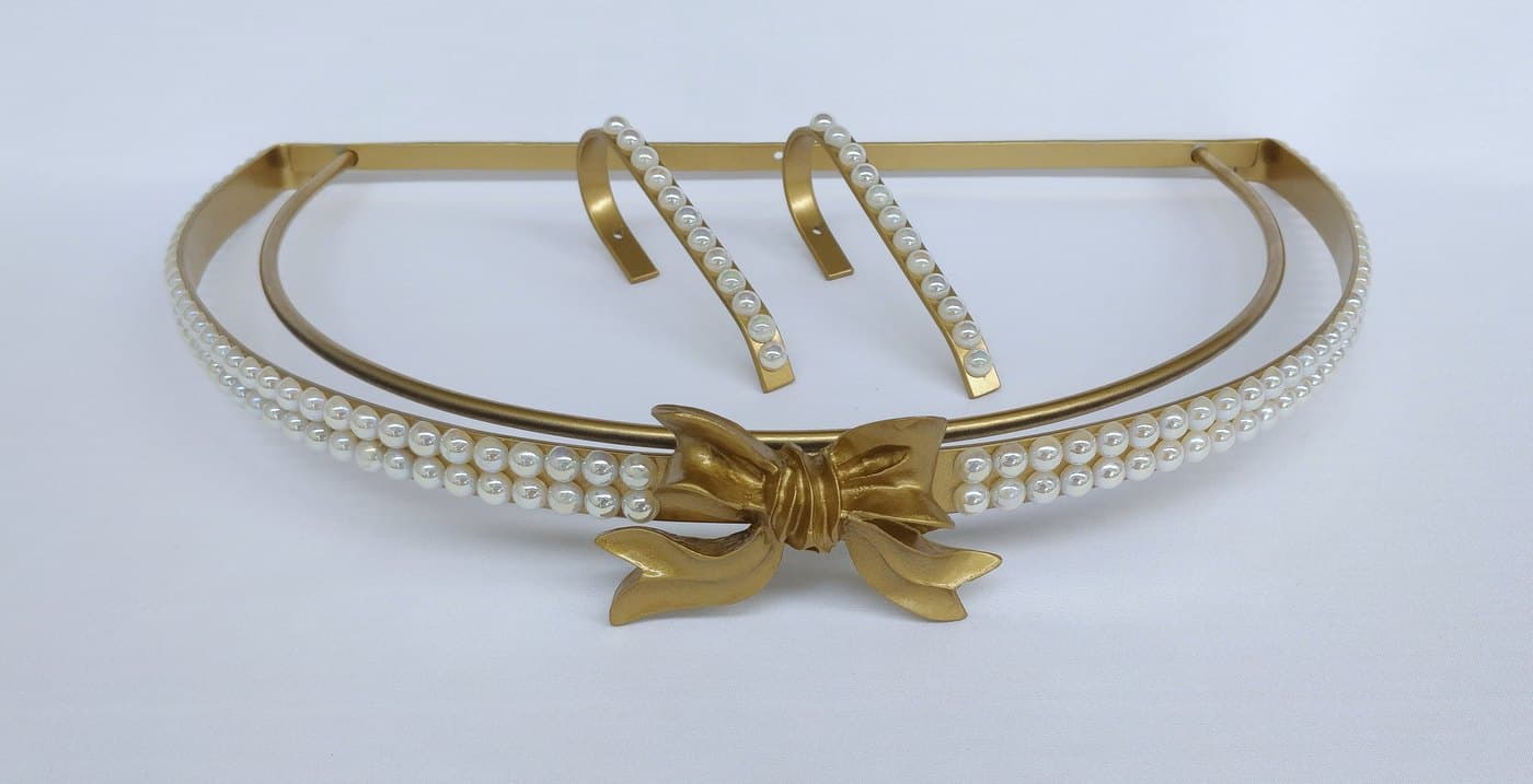 Dossel de Parede para Berço Dupla Pérolas Dourado com Abraçadeiras e Laço — imagem 2