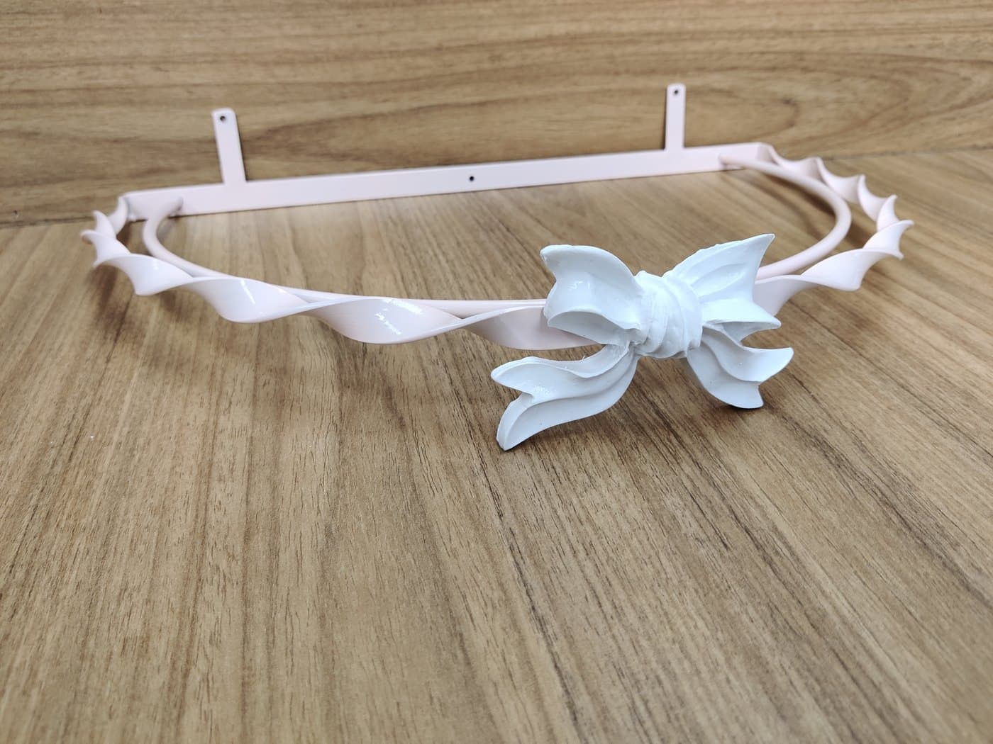 Dossel de Parede para Berço Torcido Rosa com Laço Branco — imagem 2