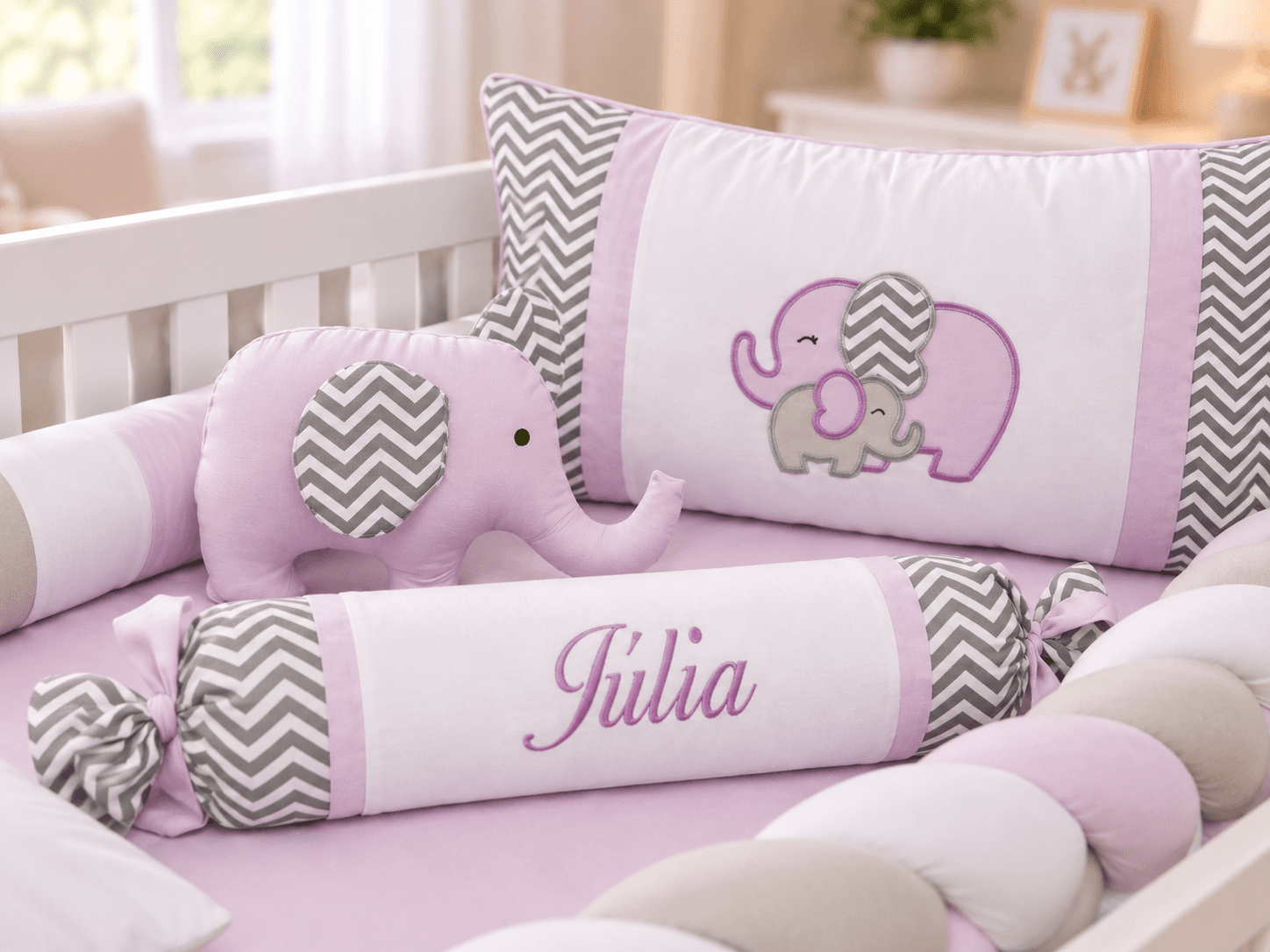Kit Berço Trança Menina Elefantinho 6 Peças Personalizado com Nome 100% Algodão Lilás, Cinza e Branco — imagem 3