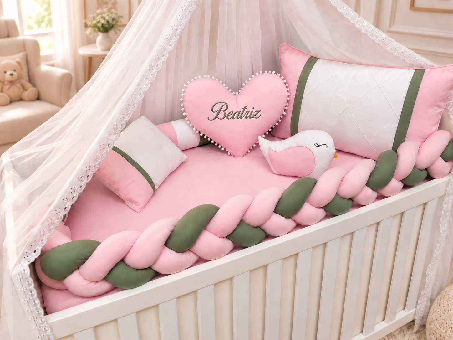 Kit Berço Trança Menina 6 Peças Personalizado 100% Algodão Rosa, Branco e Verde Oliva
