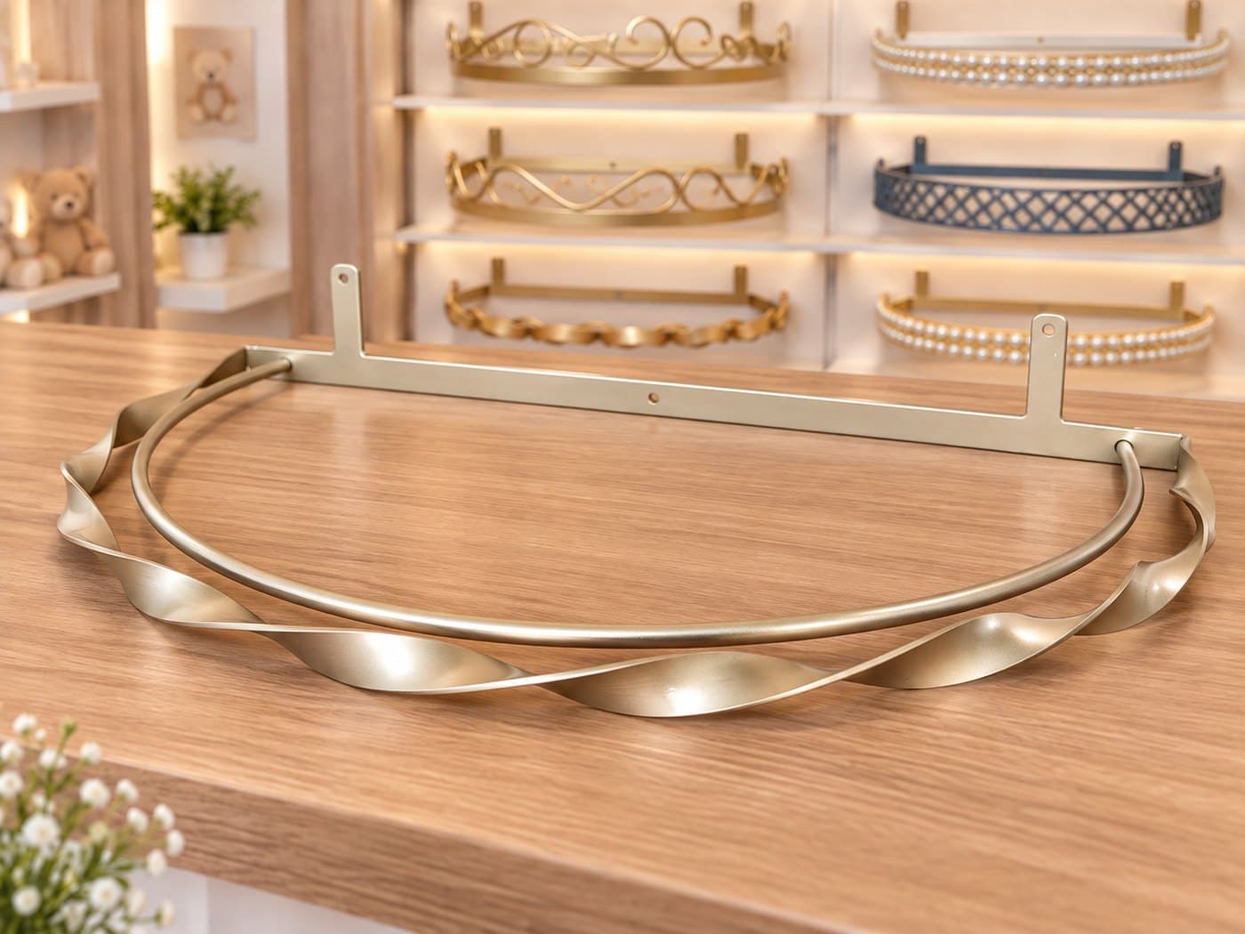 Dossel de Parede para Berço Torcido Dourado