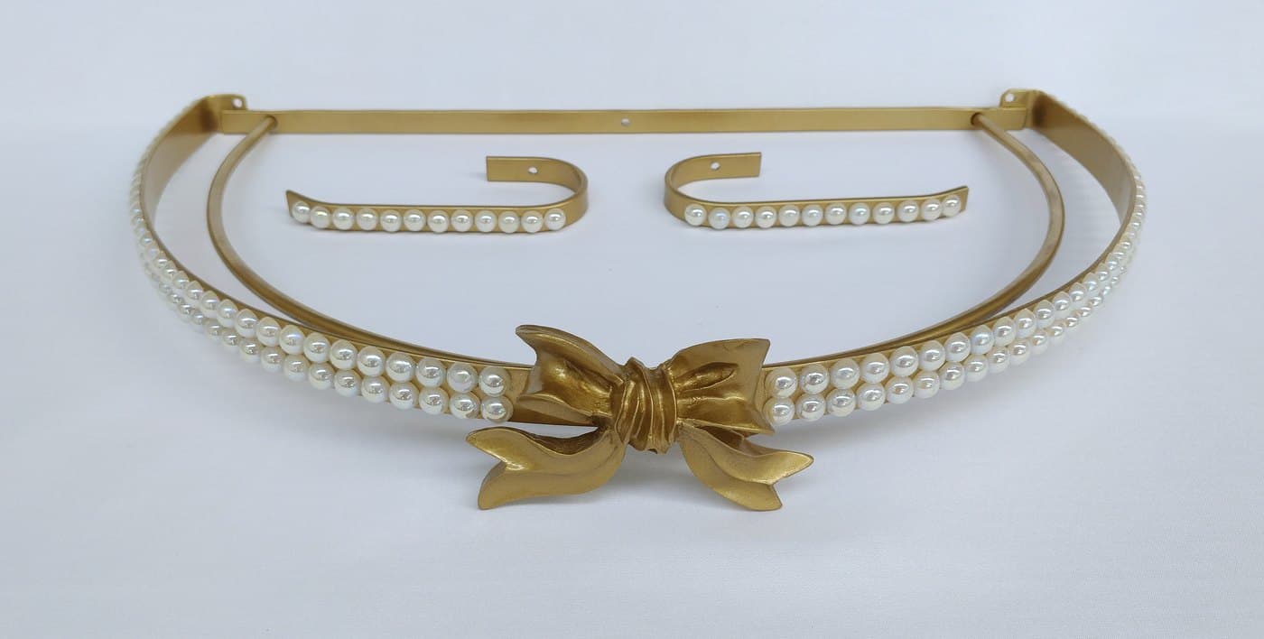 Dossel de Parede para Berço Dupla Pérolas Dourado com Abraçadeiras e Laço — imagem 3