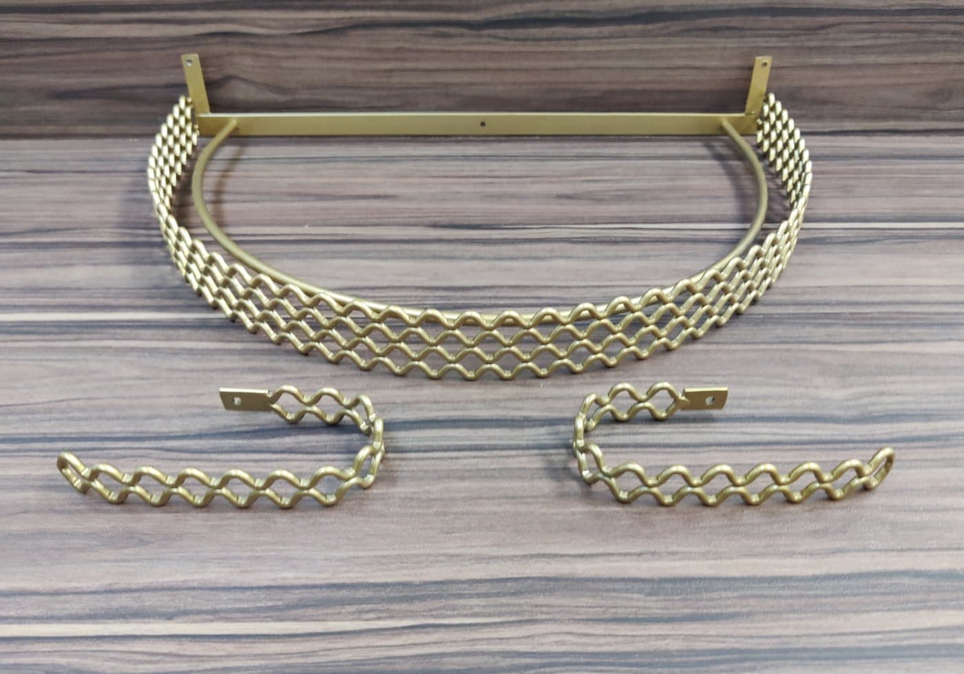 Dossel de Parede para Berço Telinha Dourado com Abraçadeiras — imagem 2