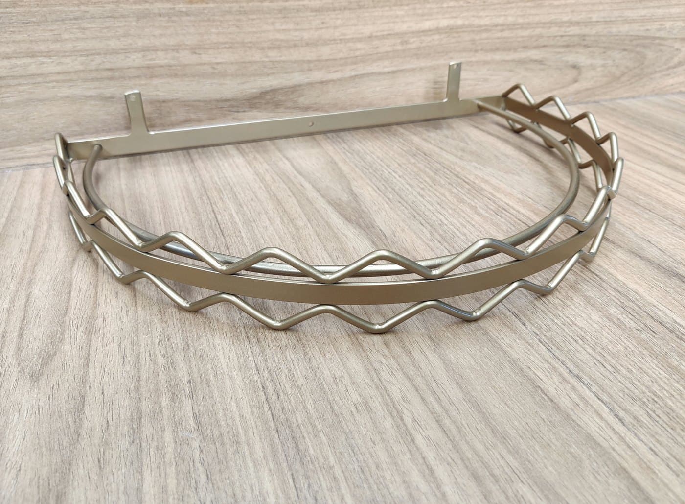 Dossel de Parede para Berço Ondulado Centro Liso Dourado — imagem 2