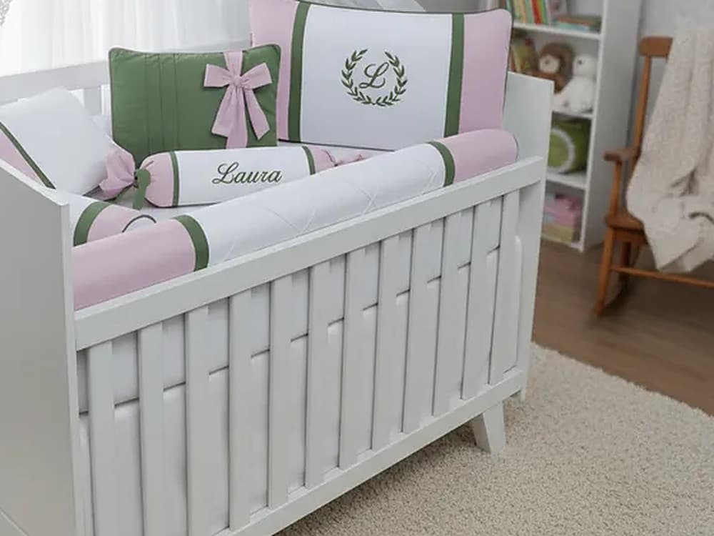 Kit Berço Rosa e Verde Personalizado 7 Peças — detalhe 2