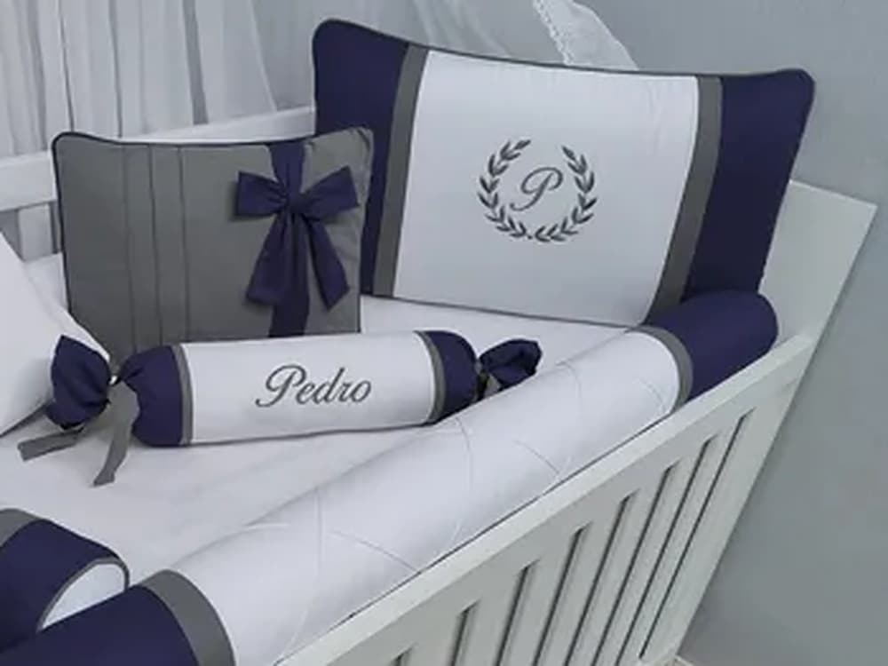 Protetor De Berço Azul Marinho Bordado — detalhe 1